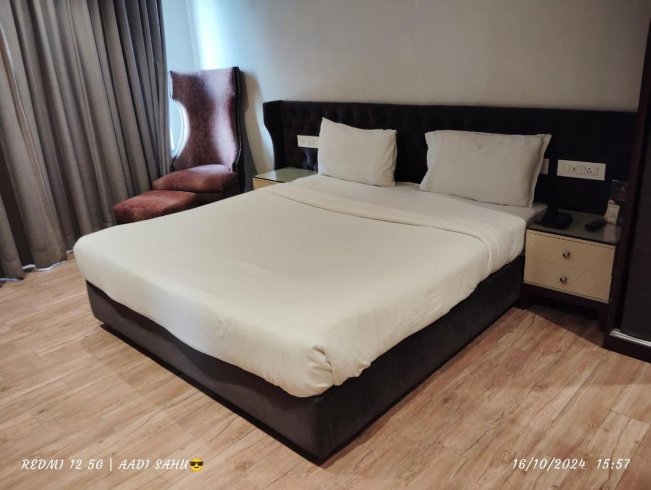 Hotel Accord Premier Raigarh Exteriör bild
