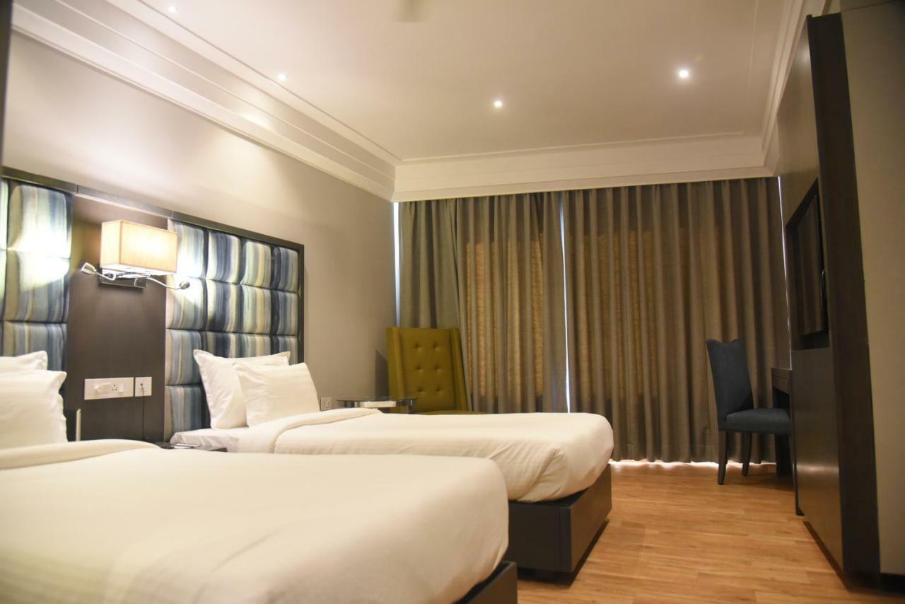 Hotel Accord Premier Raigarh Exteriör bild
