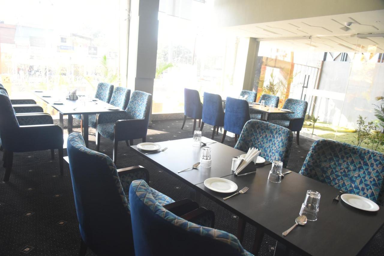 Hotel Accord Premier Raigarh Exteriör bild